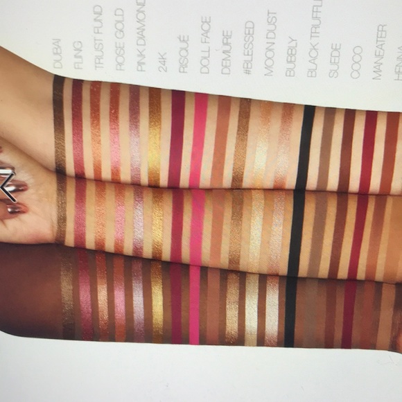 Huda Remastered Eyeshadow Rose Gold palette - Picture 2 of 5